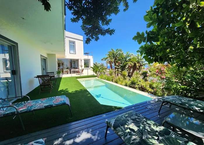 Finchley Guesthouse In Camps Bay