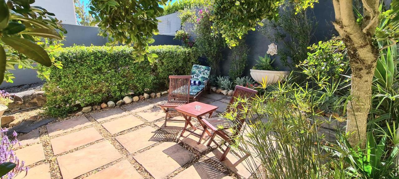 Finchley In Camps Bay Guest house