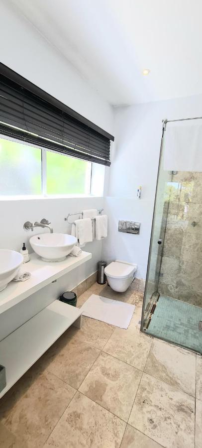 Finchley In Camps Bay Guest house Cape Town