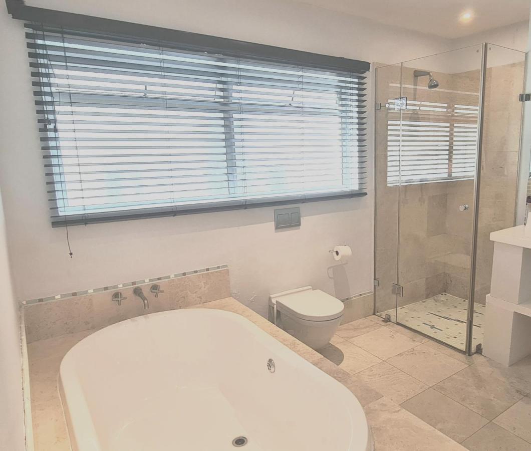 Guest house Finchley In Camps Bay 3*