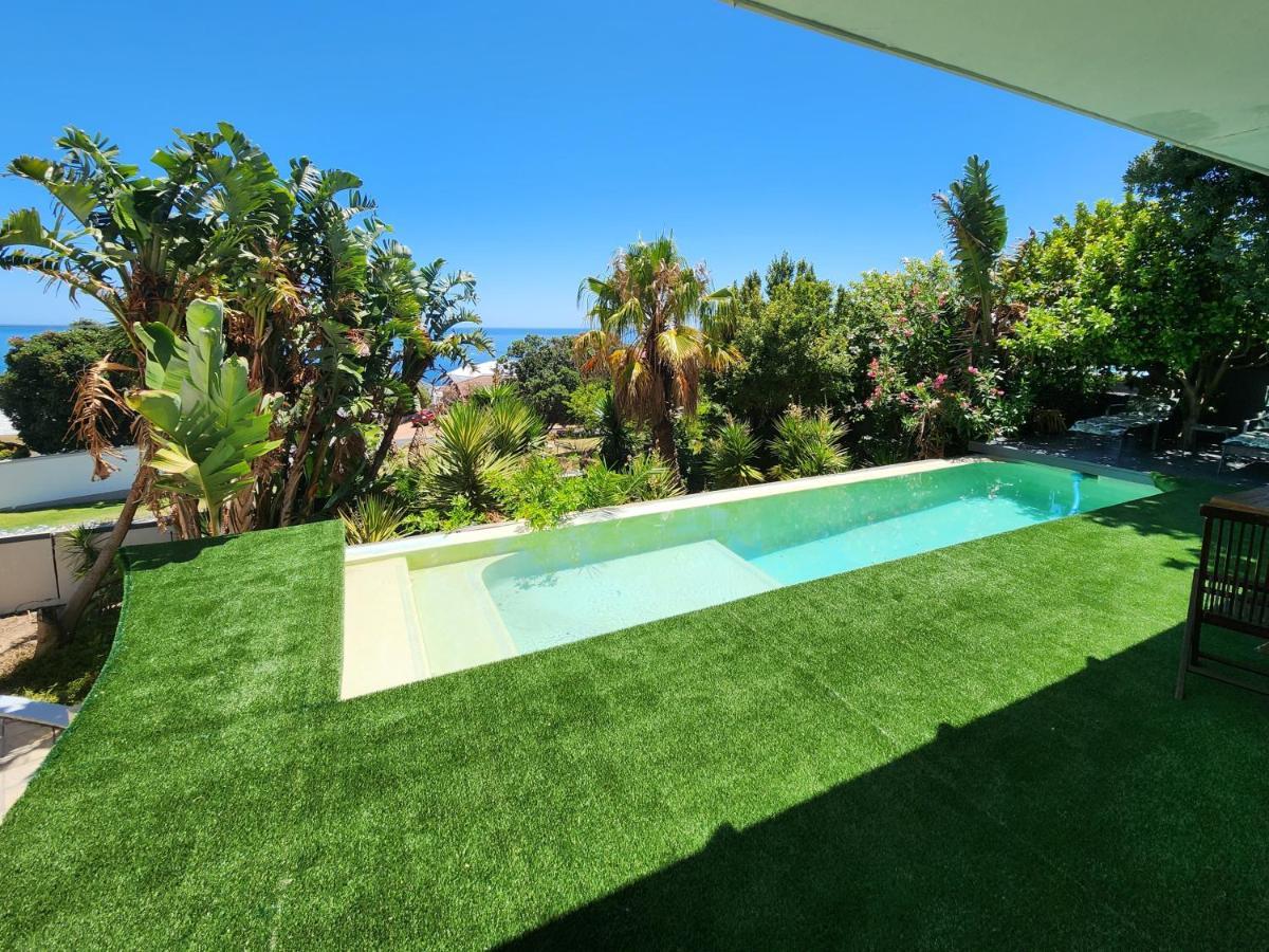 Guest house Finchley In Camps Bay Cape Town